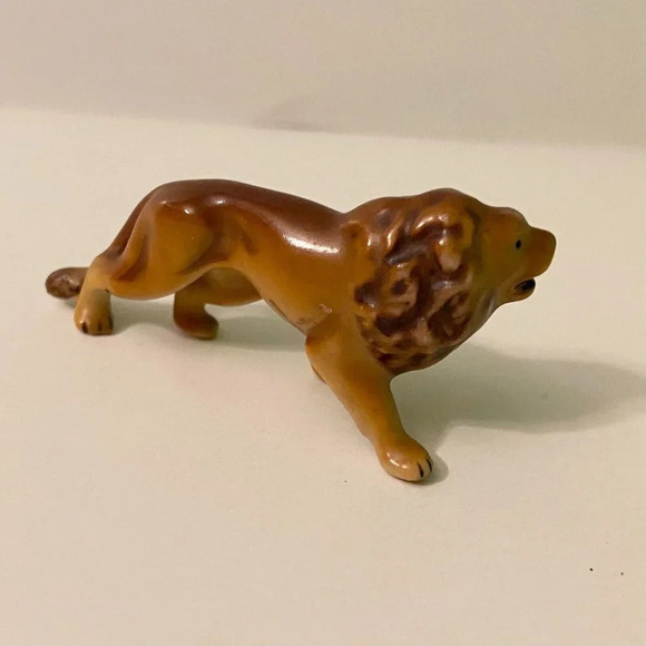 Vintage  Miniature Lion Porcelain Figurine 2.25 Inch Long Small Figure - Picture 12 of 13